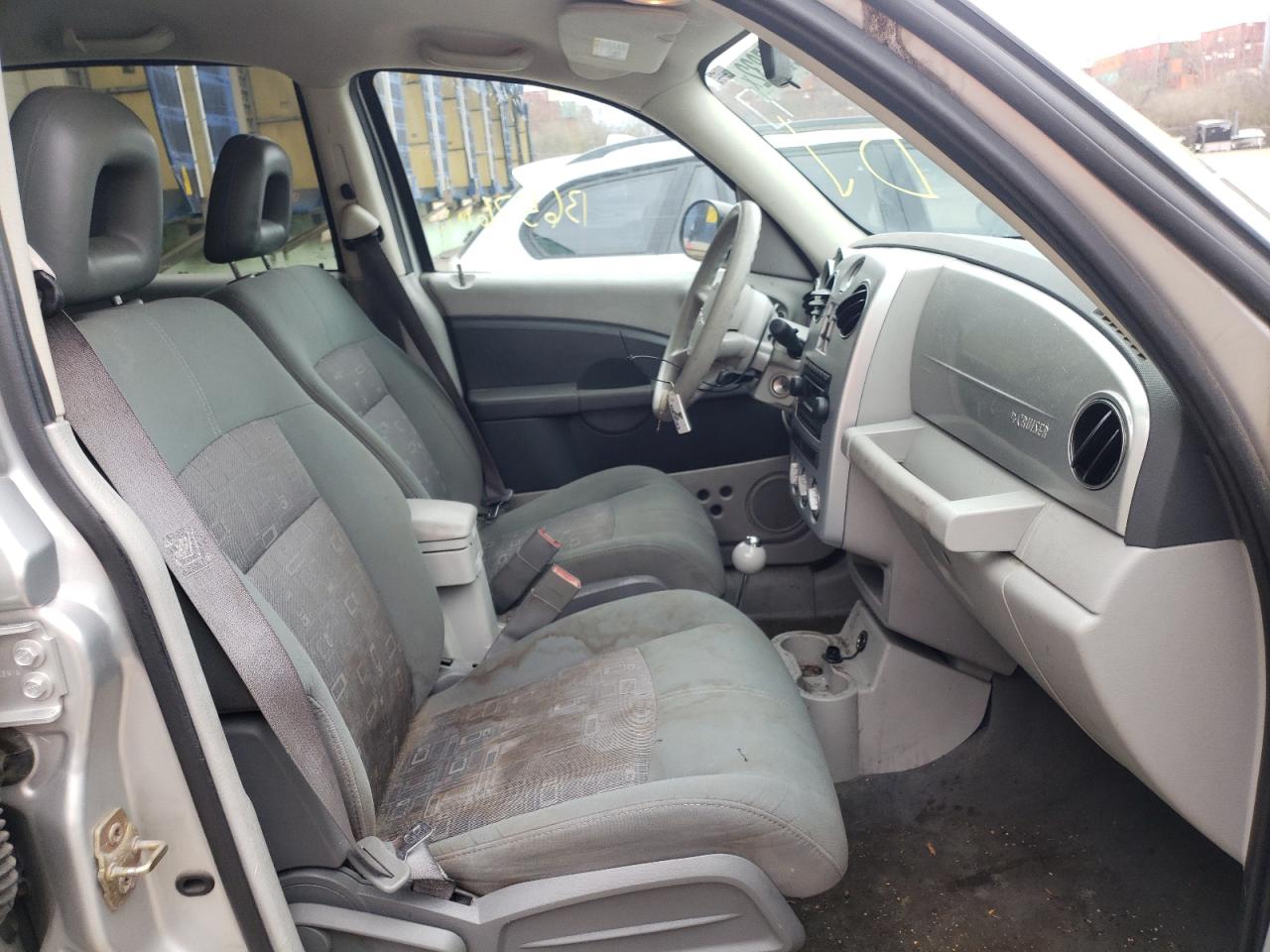 Photo 5 from auction – 2006 CHRYSLER PT CRUISER with VIN 3A4FY58B76T202216