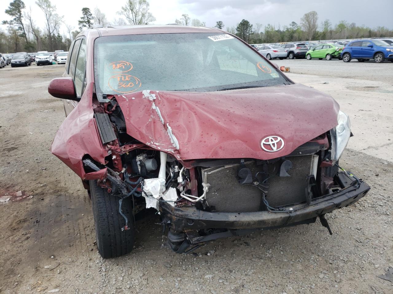 Photo 9 from auction – 2017 TOYOTA SIENNA XLE with VIN 5TDYZ3DC6HS783610