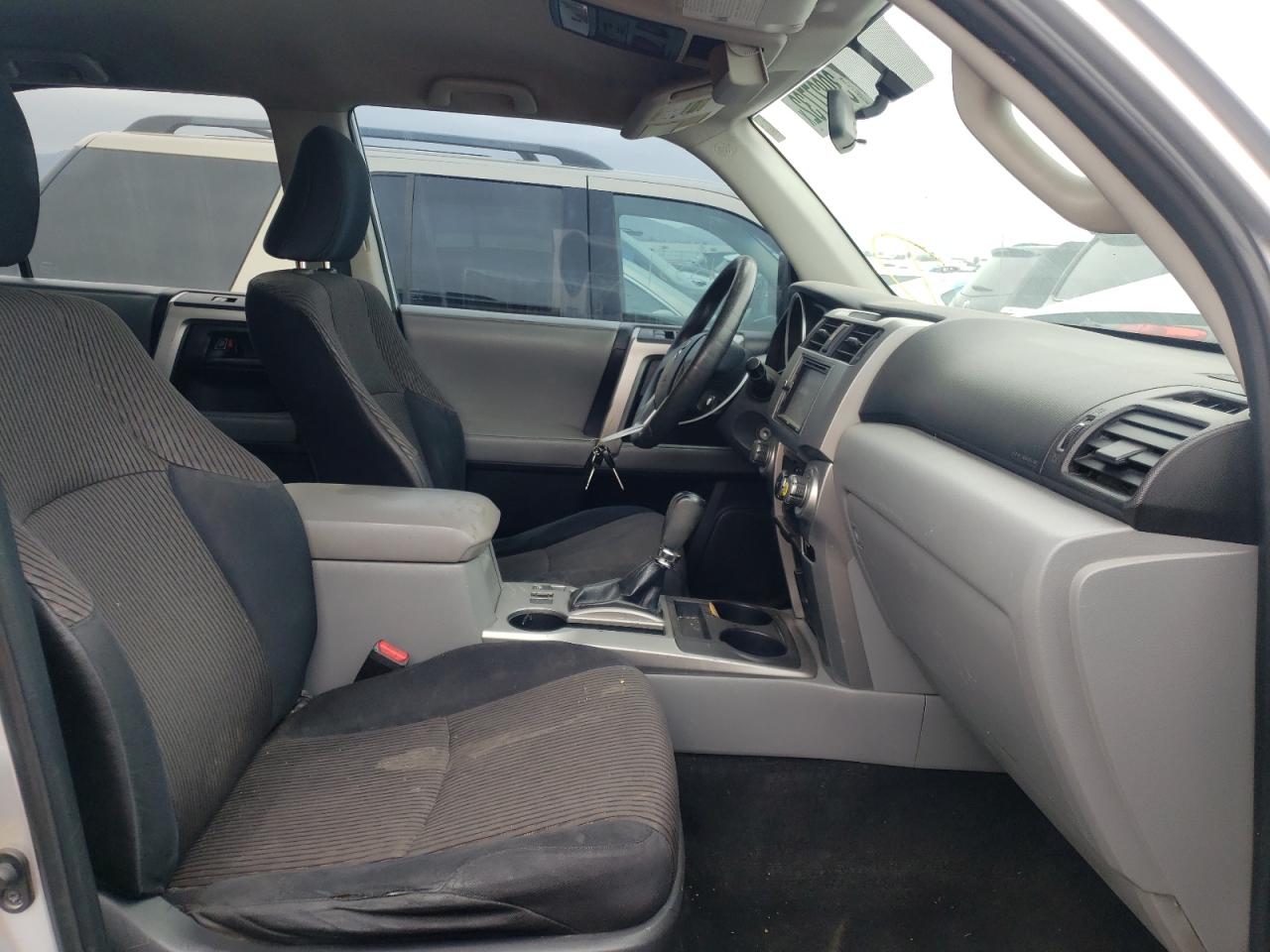 Photo 5 from auction – 2010 TOYOTA 4RUNNER SR with VIN JTEZX5JR7A5000154