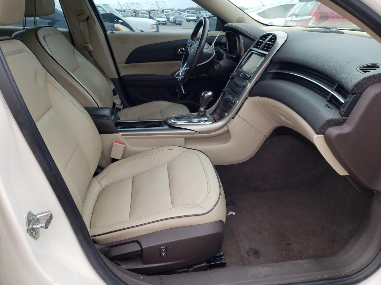 Photo 5 from auction – 2013 CHEVROLET MALIBU 2LT with VIN 1G11F5RRXDF111362