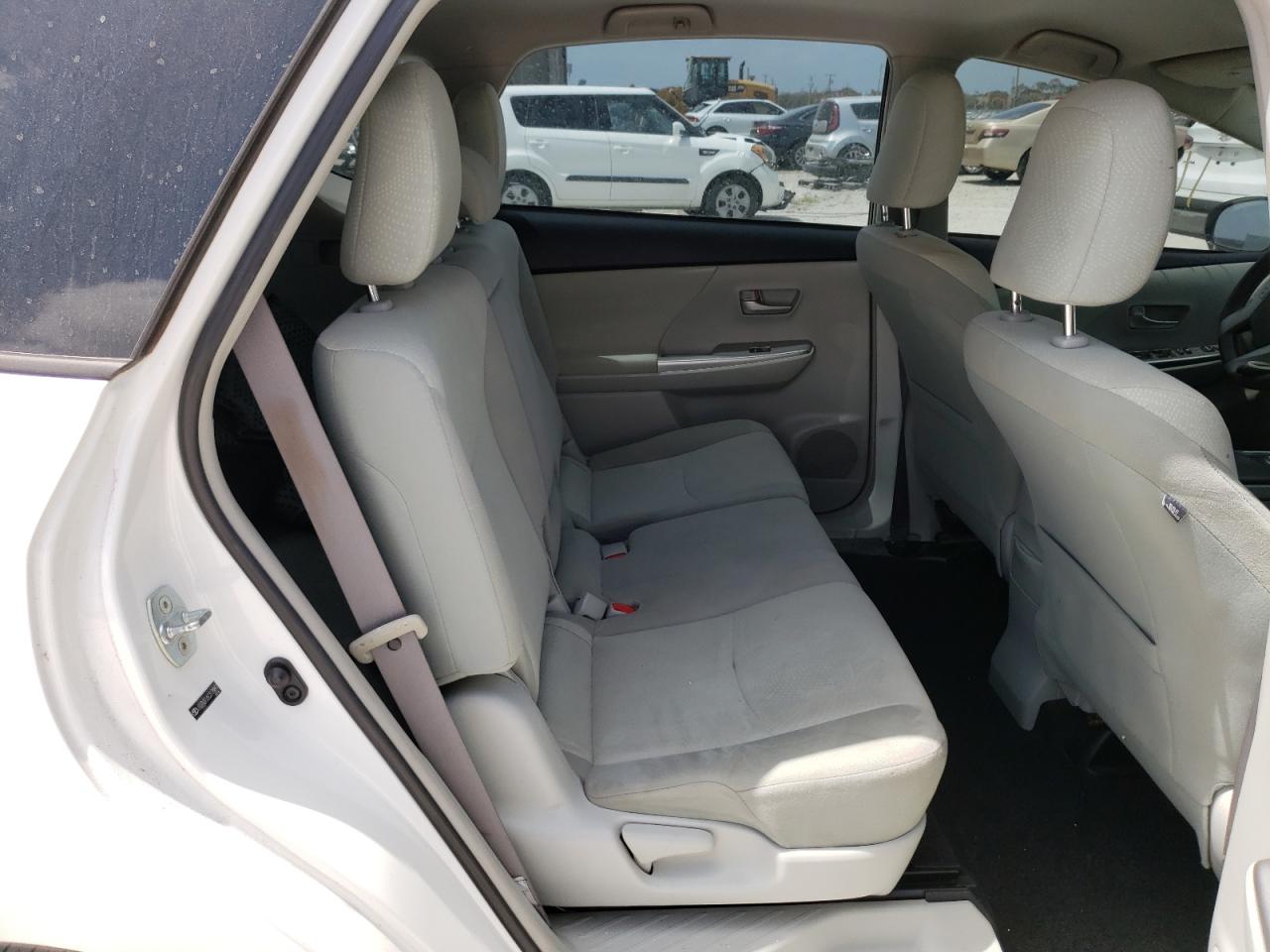 Photo 6 from auction – 2012 TOYOTA PRIUS V with VIN JTDZN3EU5C3178897