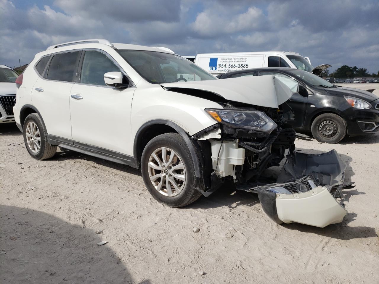 NISSAN ROGUE S 2019 with VIN KNMAT2MV4KP519432 - Photo from auction