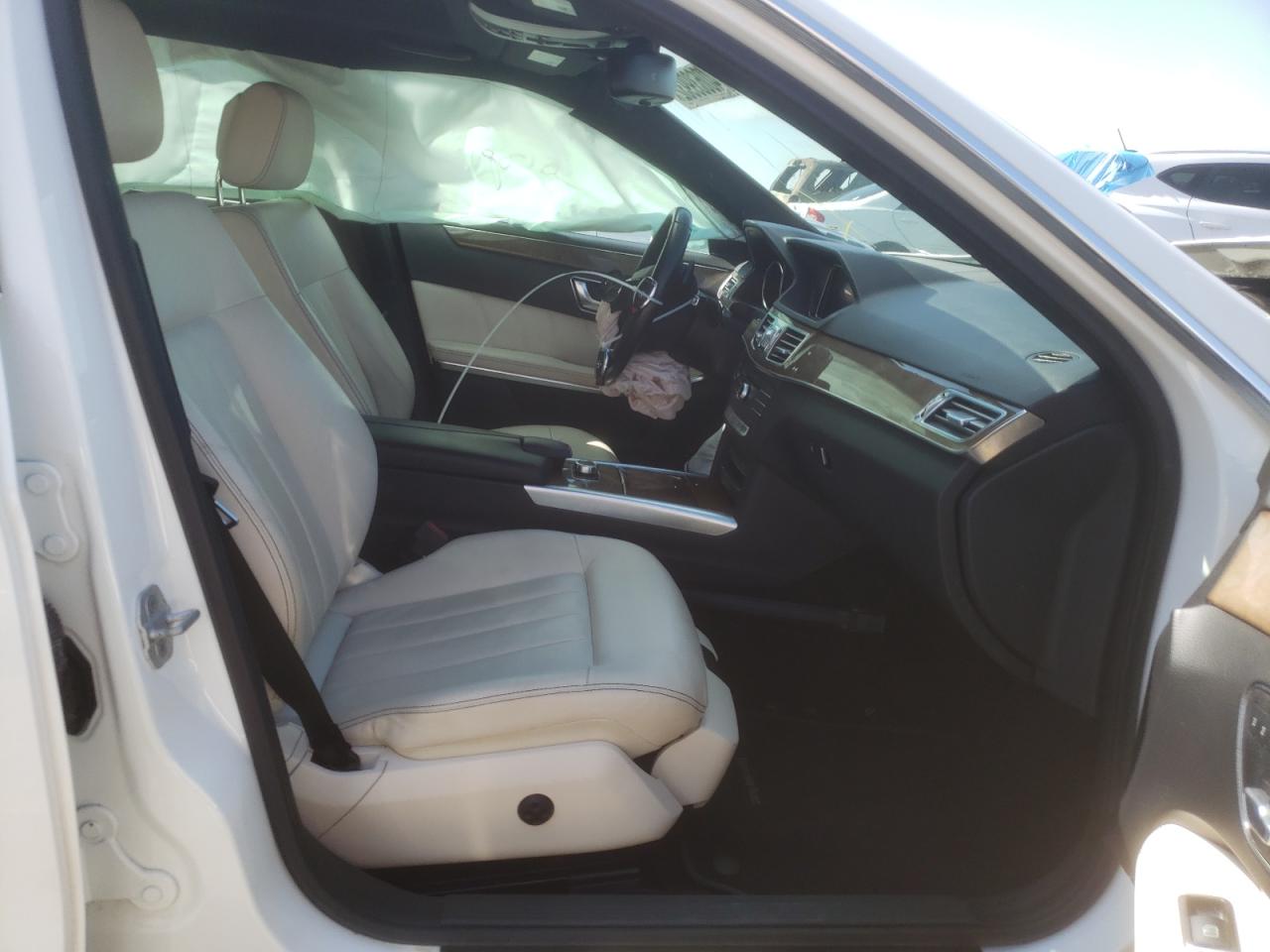 Photo 5 from auction – 2016 MERCEDES-BENZ E 350 with VIN WDDHF5KB4GB287232