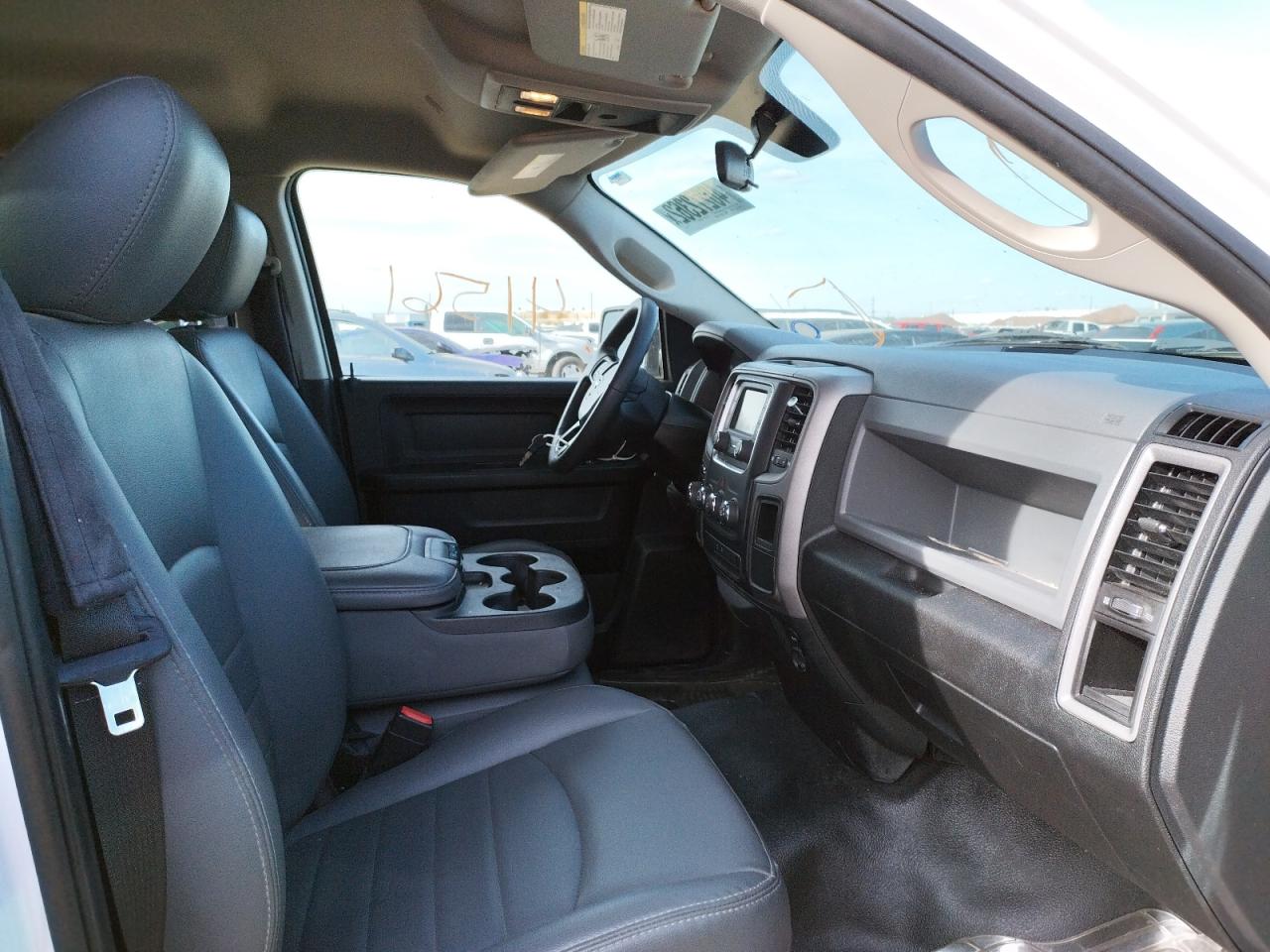 Photo 5 from auction – 2018 RAM 1500 ST with VIN 1C6RR6FG7JS274023