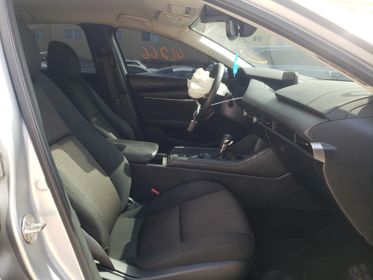 Photo 5 from auction – 2019 MAZDA 3 with VIN 3MZBPABL3KM114301