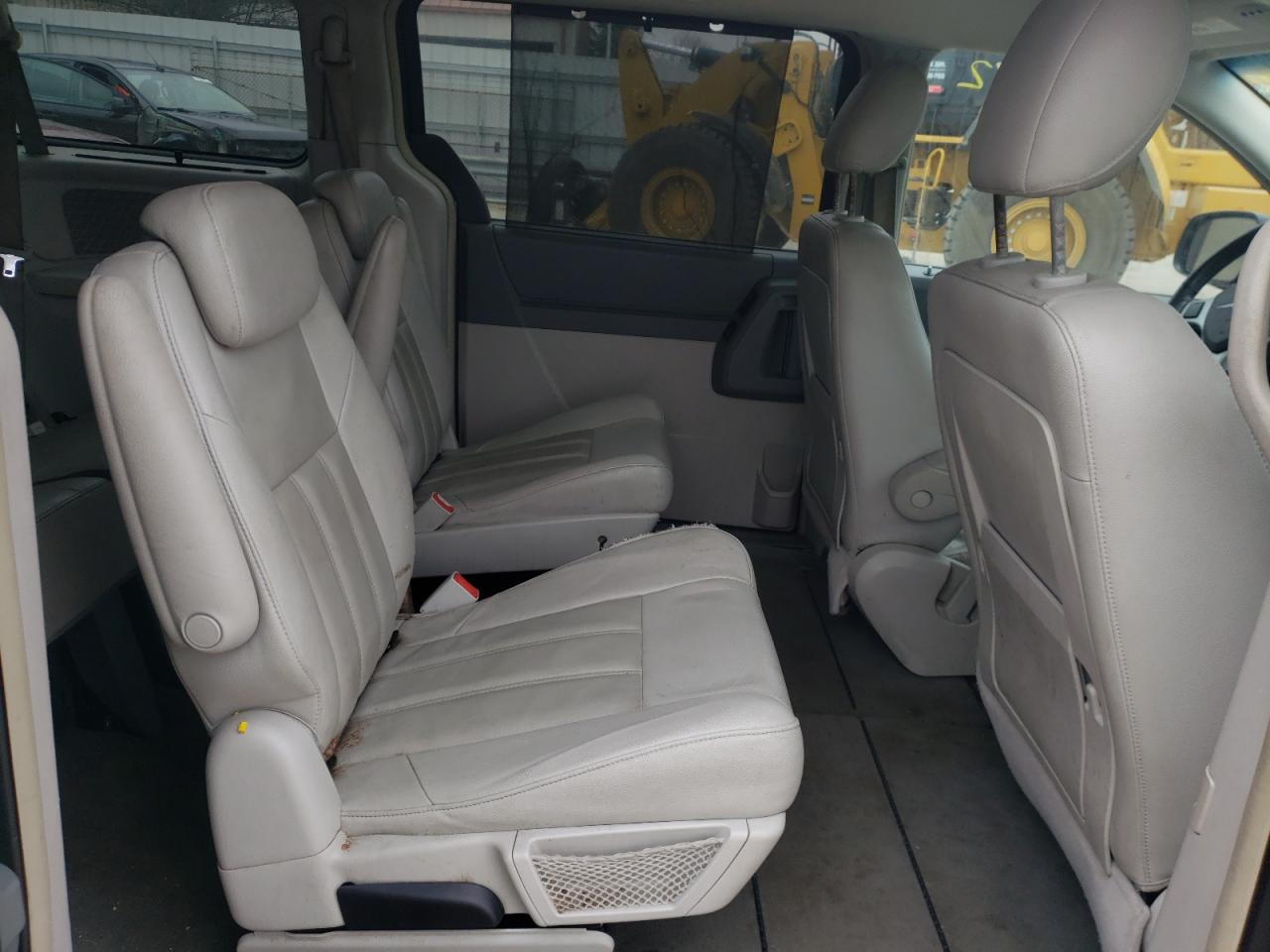 Photo 6 from auction – 2008 CHRYSLER TOWN & COU with VIN 2A8HR54P48R738245