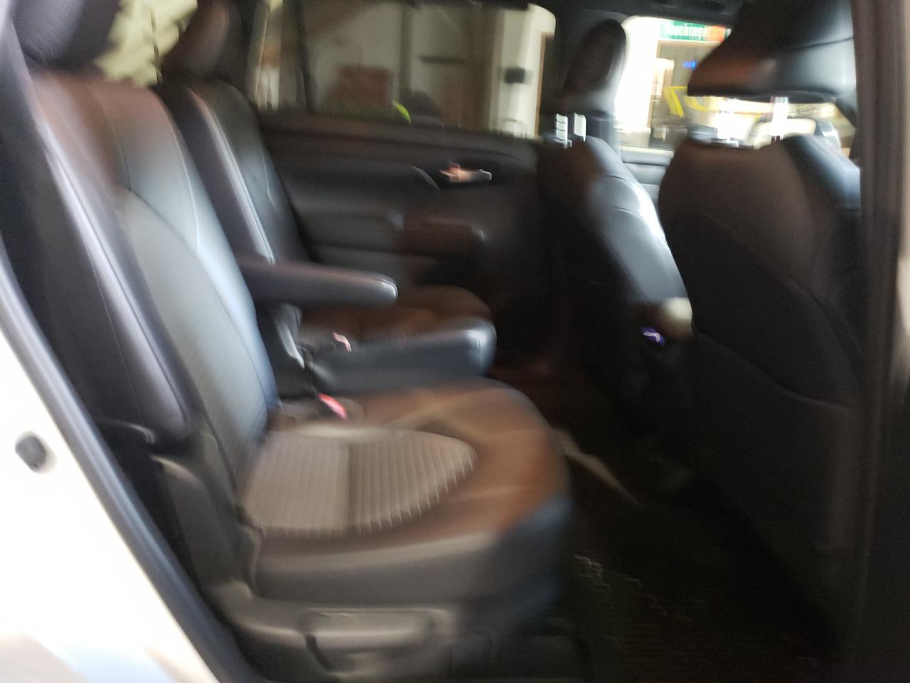 Photo 6 from auction – 2021 TOYOTA HIGHLANDER with VIN 5TDJZRBH5MS075507