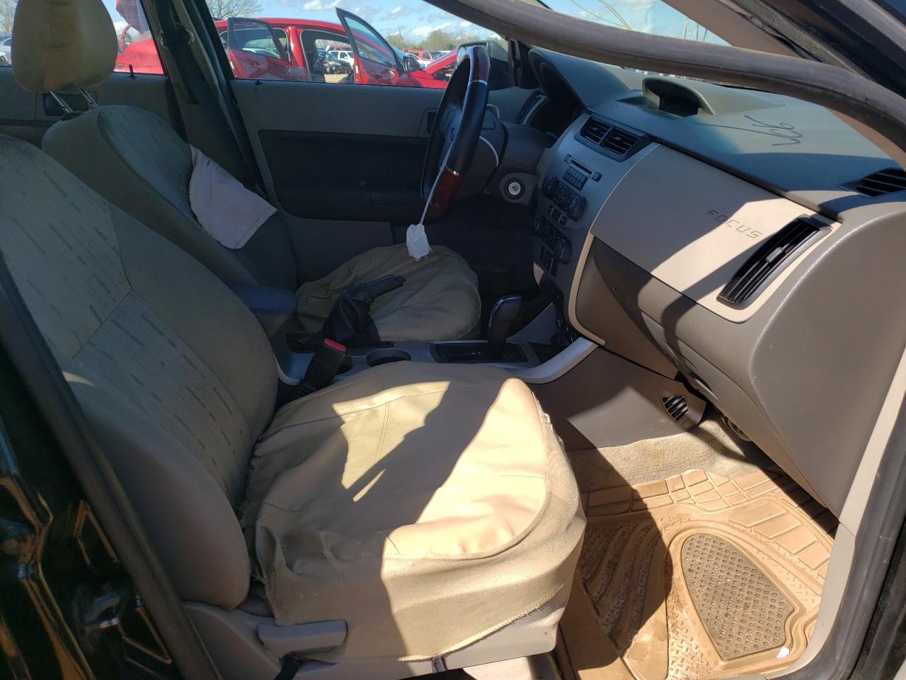 Photo 5 from auction – 2010 FORD FOCUS SE with VIN 1FAHP3FN1AW163828