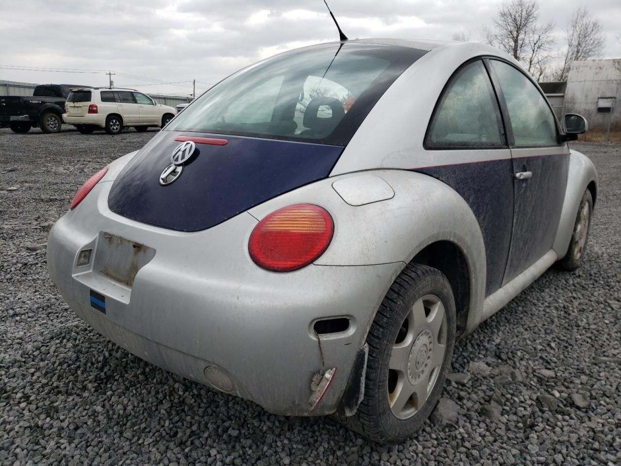 Photo 4 from auction – 1998 VOLKSWAGEN NEW BEETLE with VIN 3VWBB61C8WM037301
