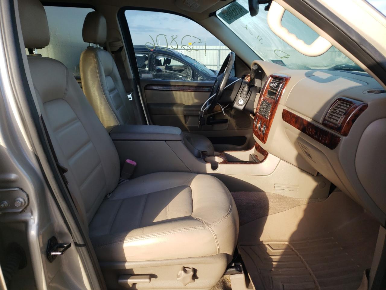 Photo 5 from auction – 2004 FORD EXPLORER X with VIN 1FMZU63KX4ZB01409
