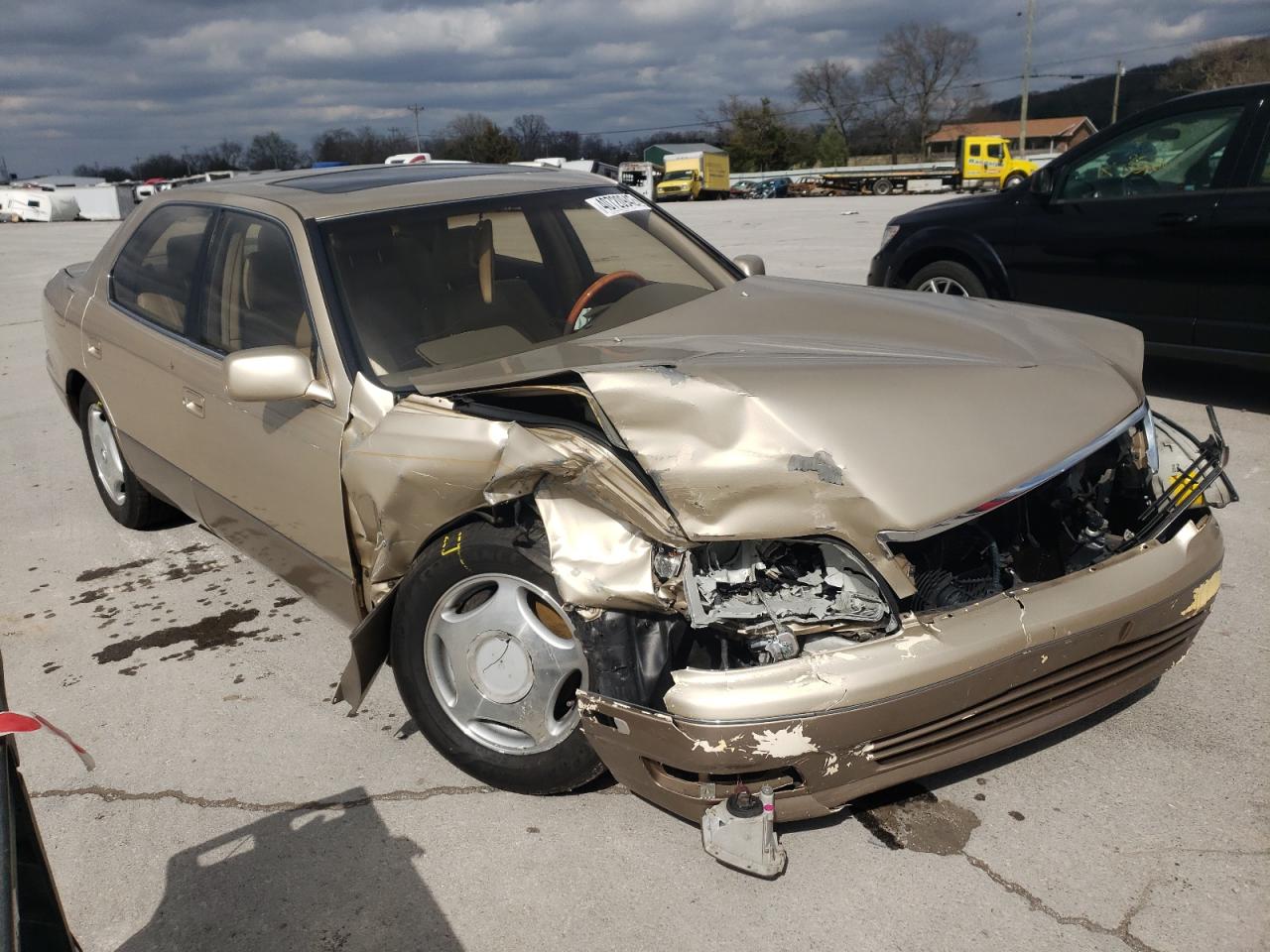 LEXUS LS 400 2000 with VIN JT8BH28F5Y0168538 - Photo from auction