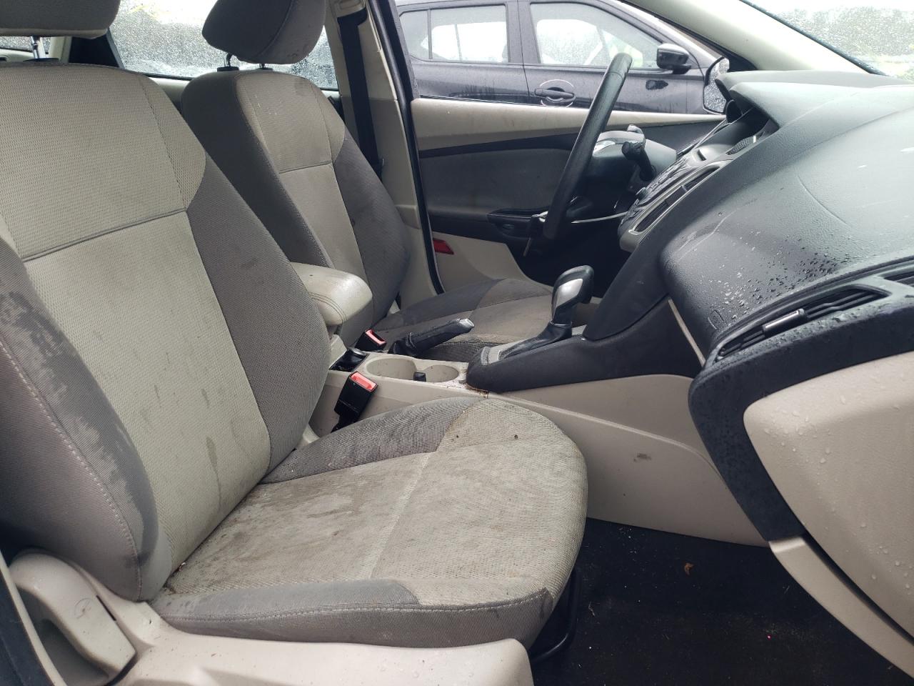 Photo 5 from auction – 2014 FORD FOCUS SE with VIN 1FADP3F21EL262743