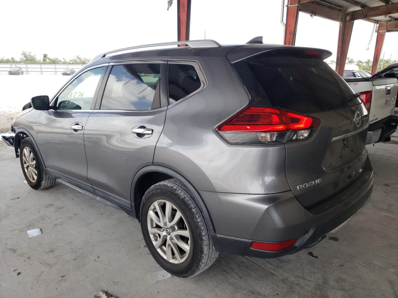 Photo 3 from auction – 2017 NISSAN ROGUE S with VIN KNMAT2MTXHP591954