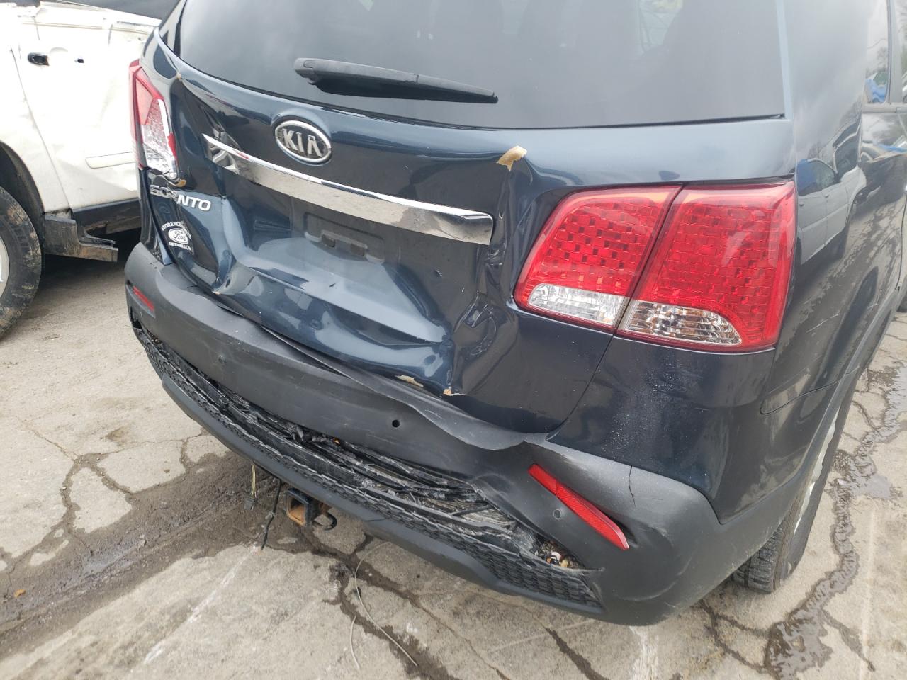 Photo 9 from auction – 2011 KIA SORENTO BA with VIN 5XYKTCA12BG141061