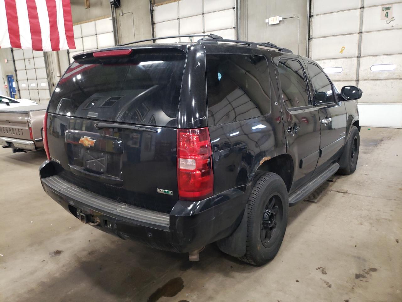 Photo 4 from auction – 2011 CHEVROLET TAHOE with VIN 1GNSKBE08BR151293