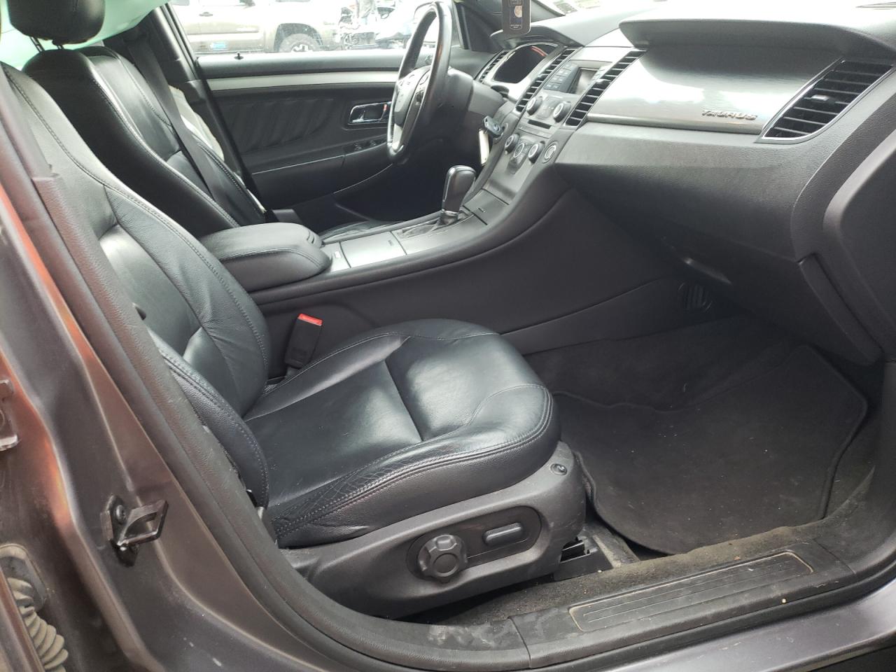 Photo 5 from auction – 2013 FORD TAURUS SEL with VIN 1FAHP2E87DG219954