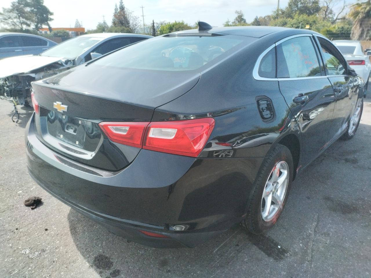 Photo 4 from auction – 2017 CHEVROLET MALIBU LS with VIN 1G1ZB5ST3HF225472