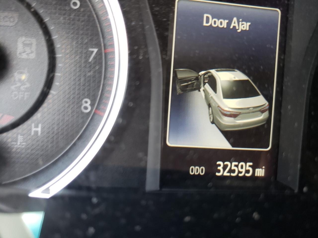 Photo 8 from auction – 2015 TOYOTA CAMRY LE with VIN 4T1BF1FK8FU943840