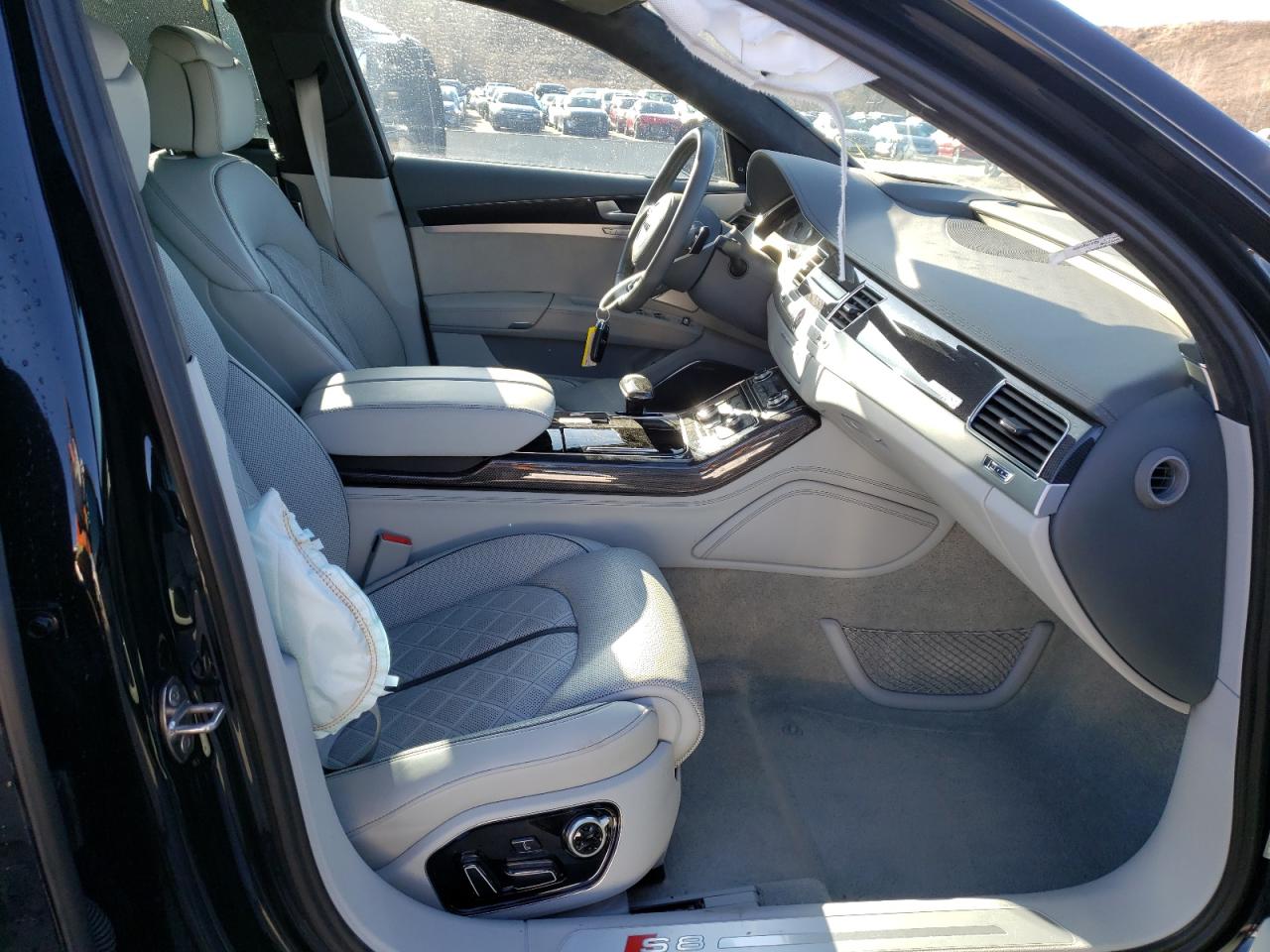 Photo 5 from auction – 2017 AUDI S8 PLUS QU with VIN WUAJ5AFD7HN900014