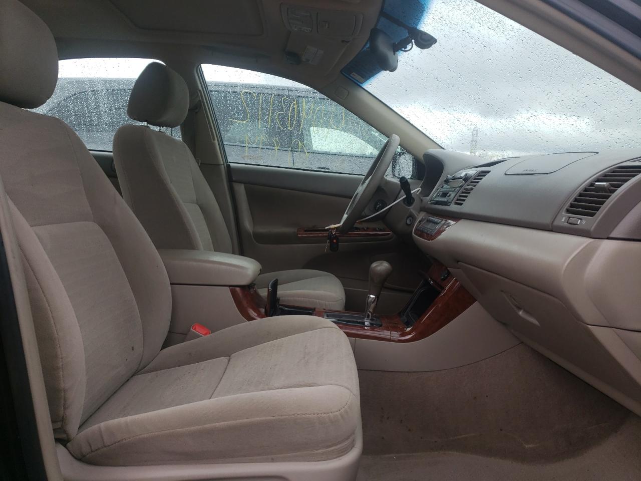 Photo 5 from auction – 2005 TOYOTA CAMRY LE with VIN 4T1BE30K65U017734