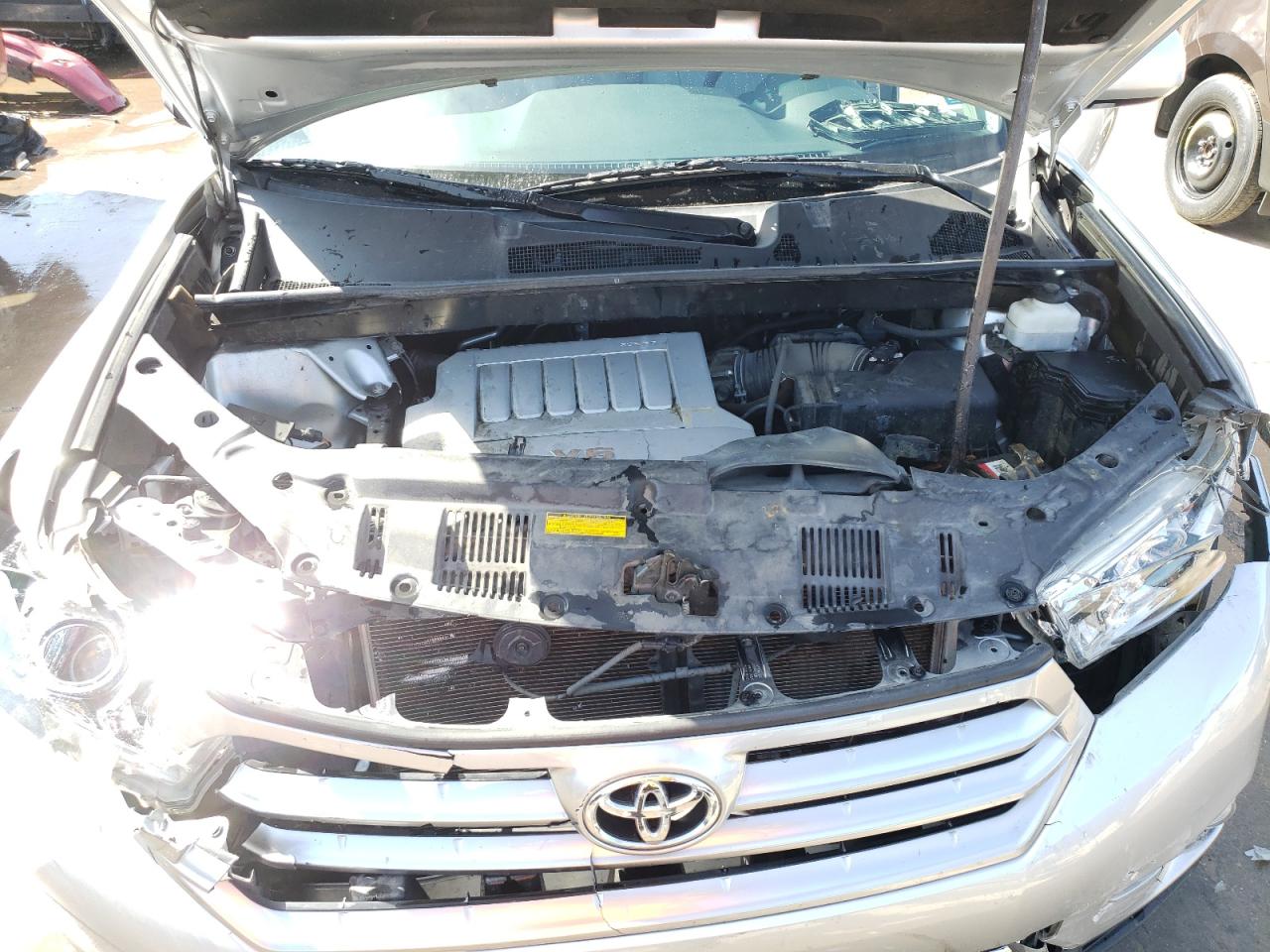 Photo 7 from auction – 2012 TOYOTA HIGHLANDER with VIN 5TDDK3EH3CS153517
