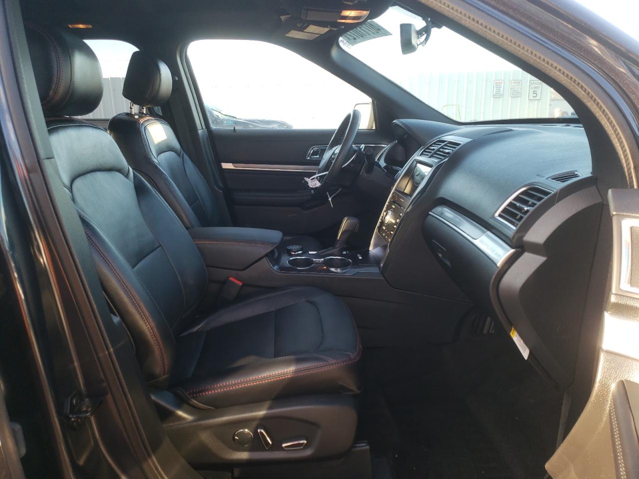 Photo 5 from auction – 2017 FORD EXPLORER S with VIN 1FM5K8GT8HGD16226