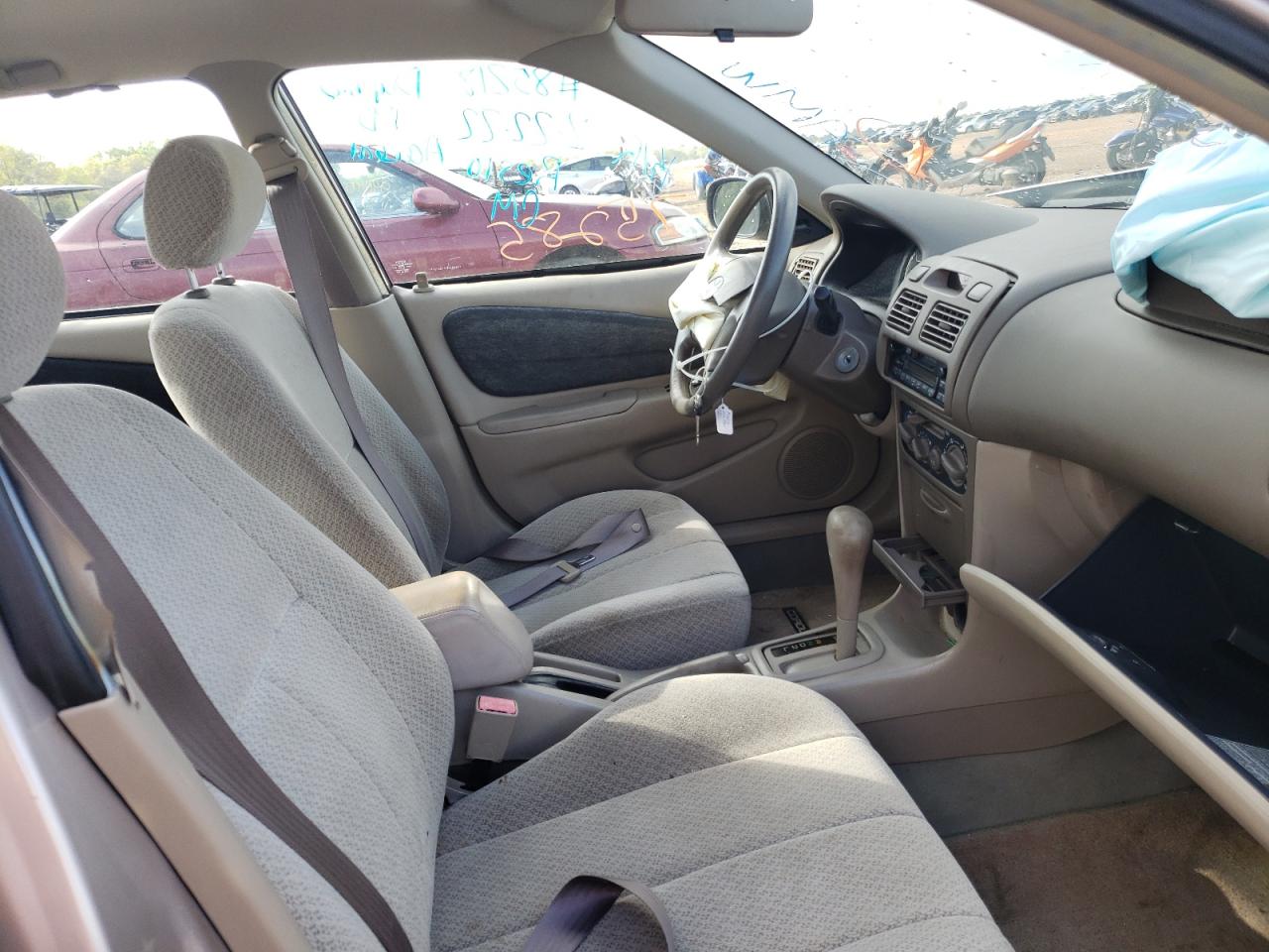 Photo 5 from auction – 2000 TOYOTA COROLLA VE with VIN 1NXBR12E5YZ379347