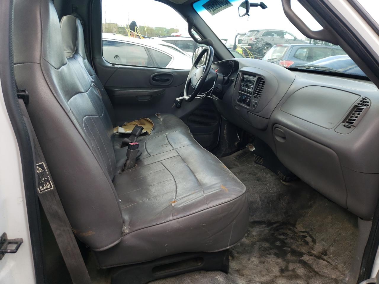 Photo 5 from auction – 2001 FORD F150 with VIN 2FTZF17261CA03367