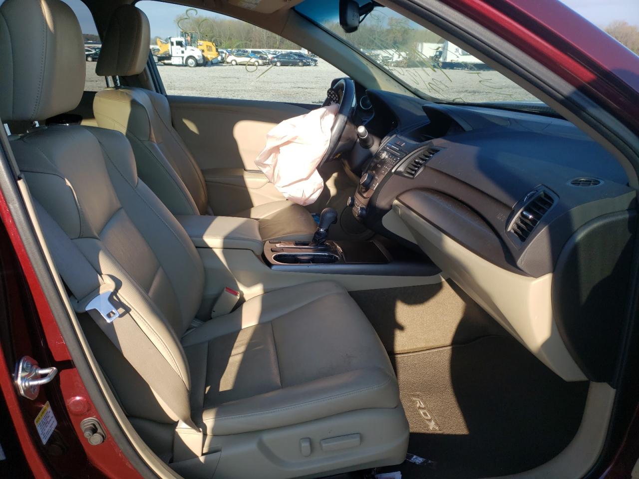 Photo 5 from auction – 2015 ACURA RDX with VIN 5J8TB3H31FL005384