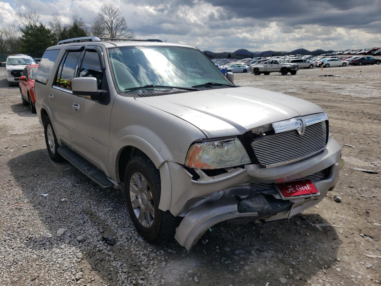 LINCOLN NAVIGATOR 2004 with VIN 5LMFU27R24LJ39073 - Photo from auction