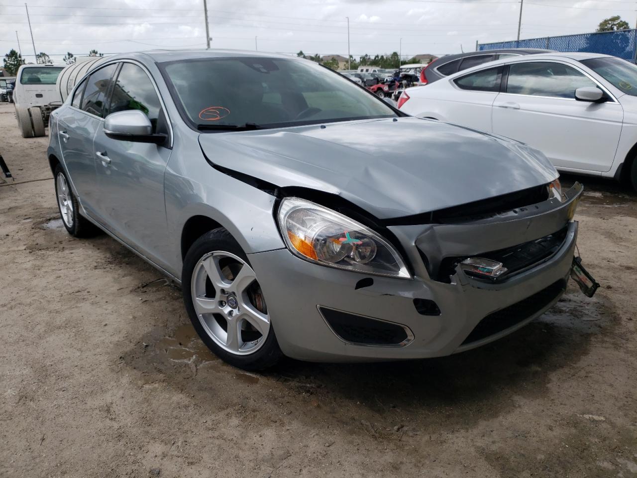 VOLVO S60 T5 2013 with VIN YV1612FS0D2207391 - Photo from auction