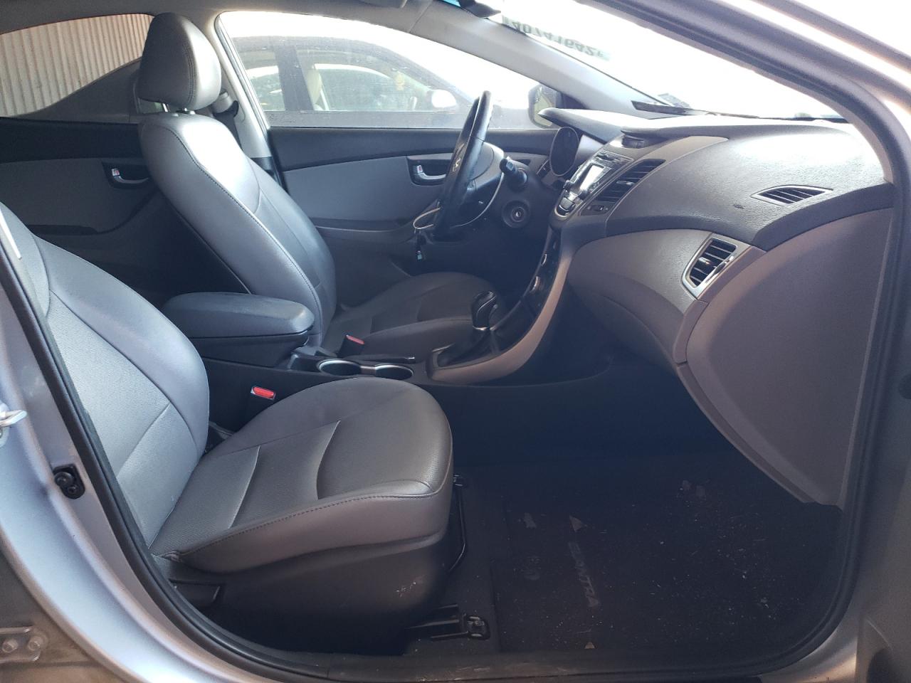 Photo 5 from auction – 2015 HYUNDAI ELANTRA SE with VIN 5NPDH4AE3FH606089