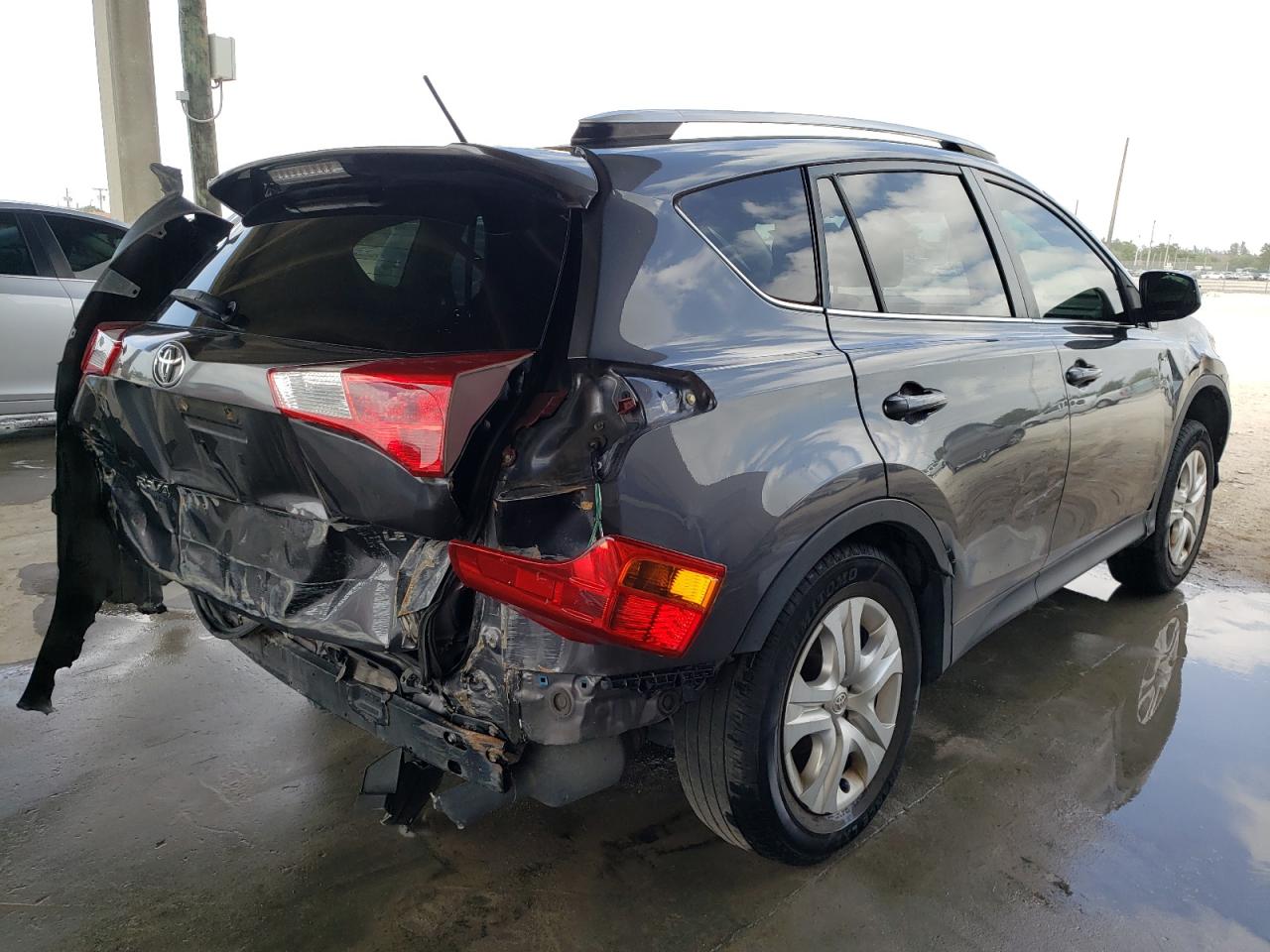 Фото 4 с аукциона – 2015 TOYOTA RAV4 LE с VIN JTMZFREV1FD080571
