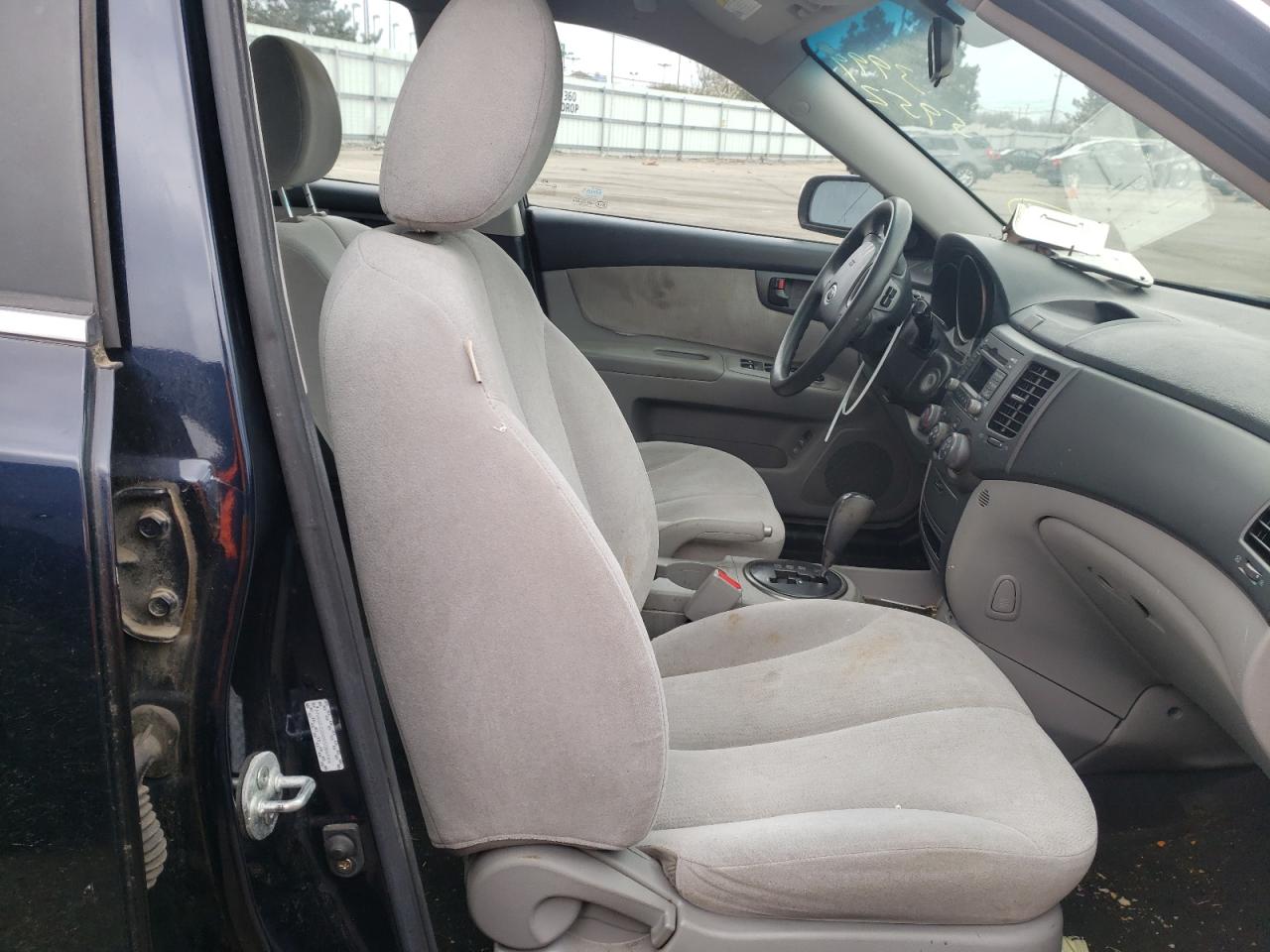Photo 5 from auction – 2009 KIA OPTIMA LX with VIN KNAGE228095306904