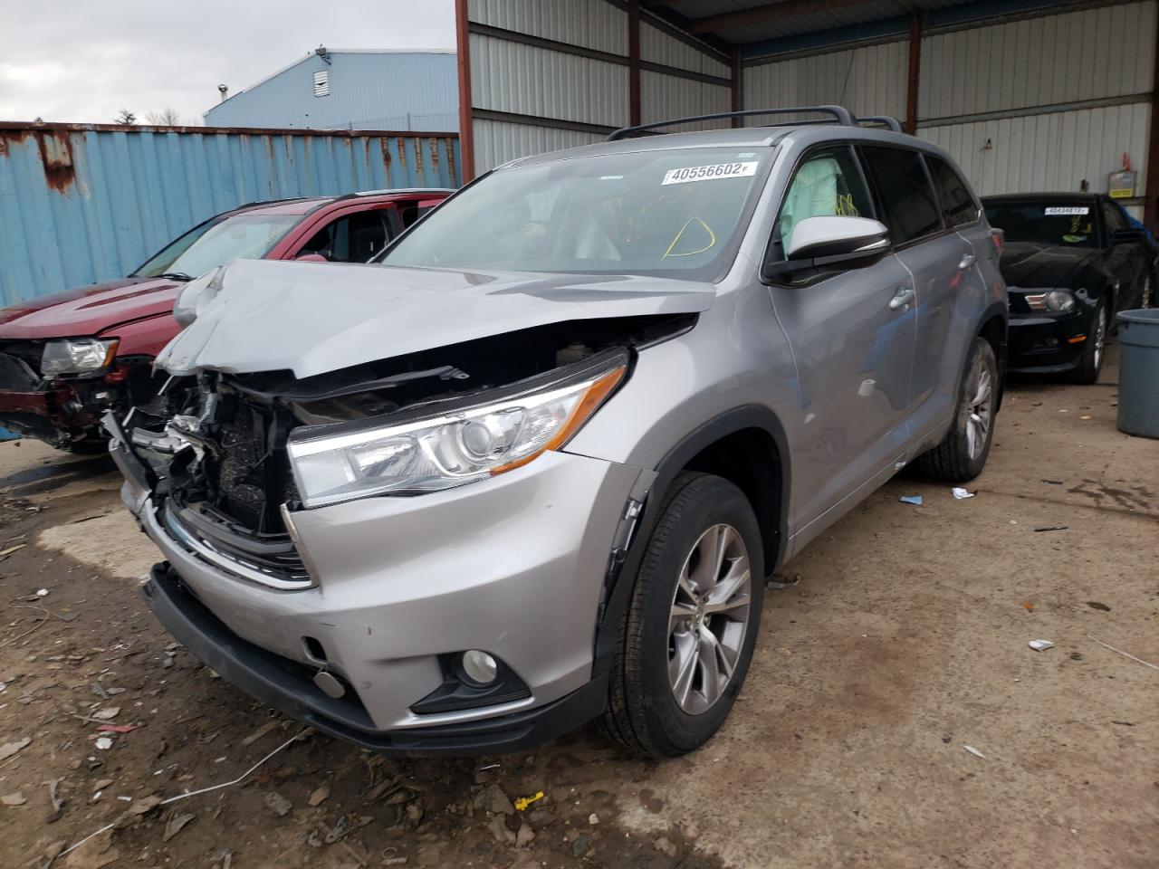 Photo 2 from auction – 2015 TOYOTA HIGHLANDER with VIN 5TDBKRFH0FS144254