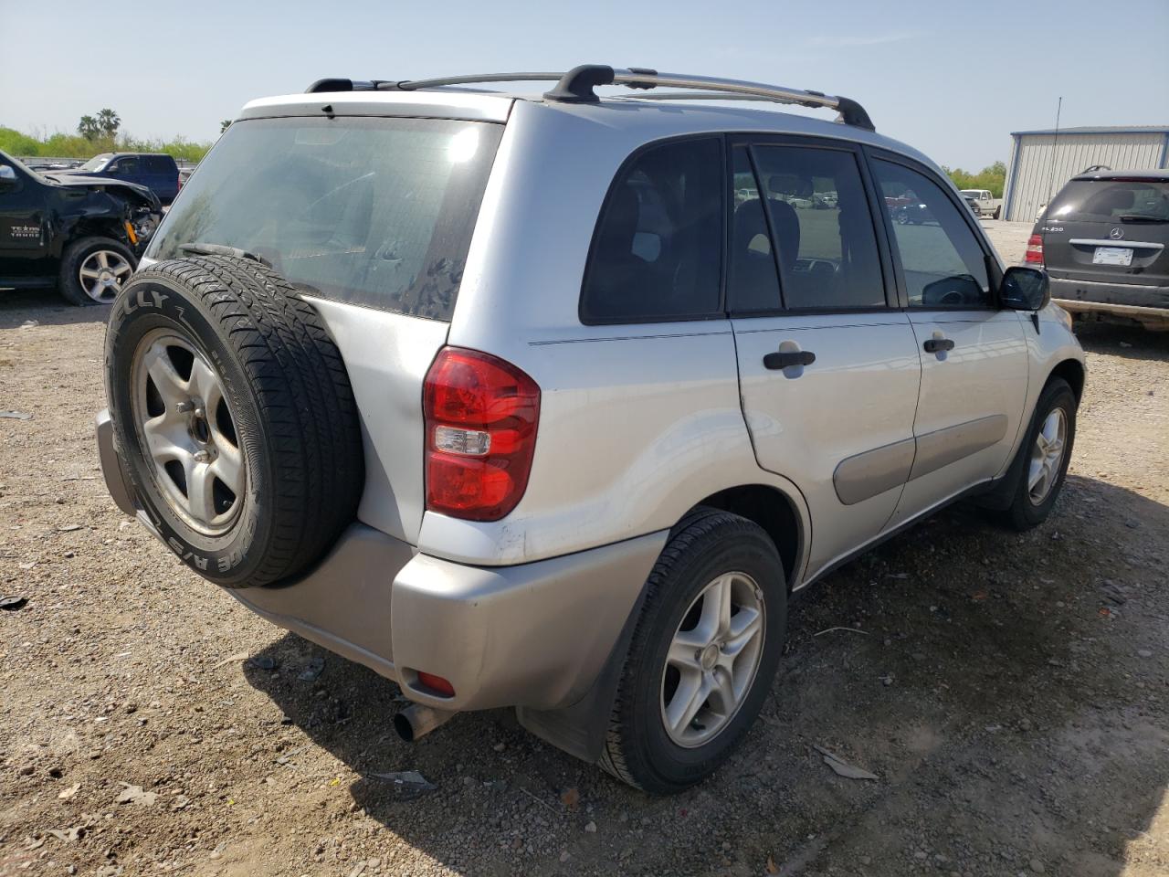Photo 4 from auction – 2004 TOYOTA RAV4 with VIN JTEGD20V340026491