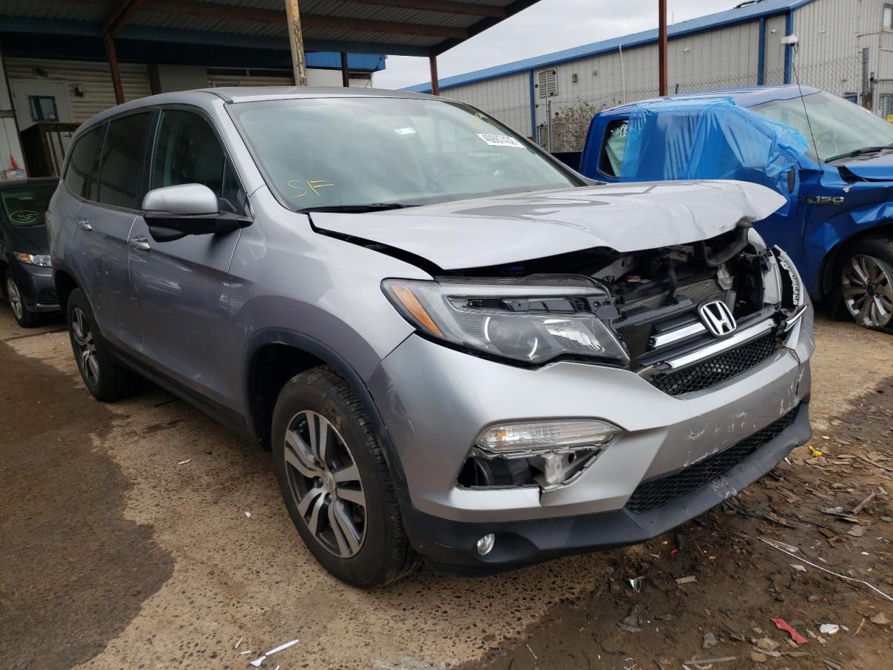 HONDA PILOT EXL 2017 with VIN 5FNYF6H53HB037402 - Photo from auction