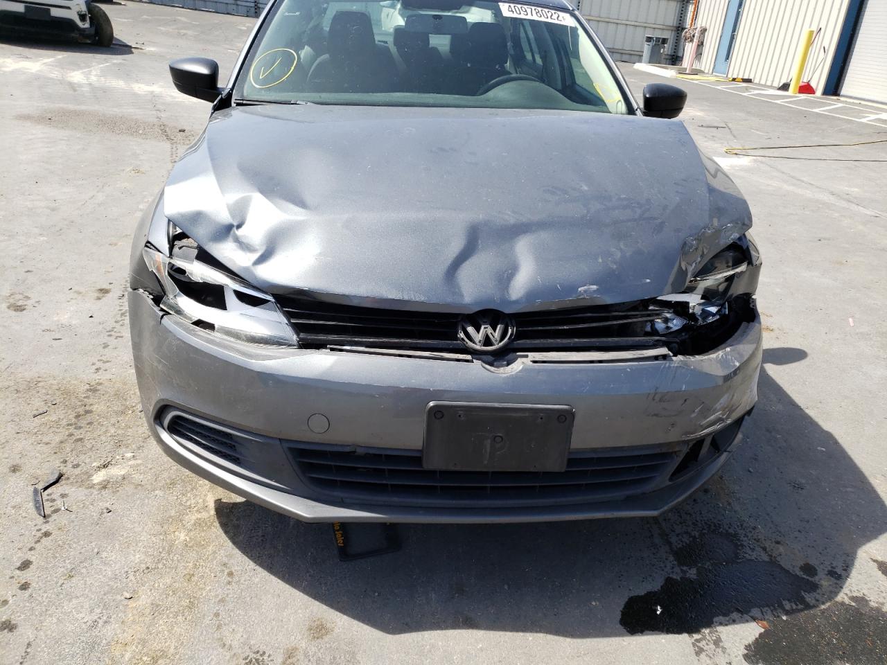 Photo 9 from auction – 2014 VOLKSWAGEN JETTA BASE with VIN 3VW2K7AJ0EM303865
