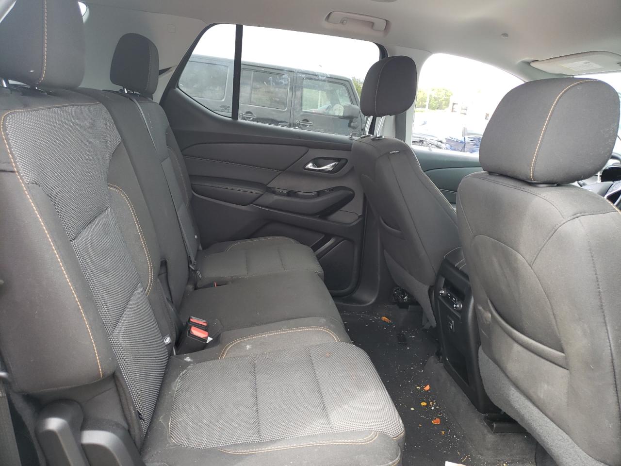 Photo 6 from auction – 2019 CHEVROLET TRAVERSE L with VIN 1GNERFKW8KJ180946