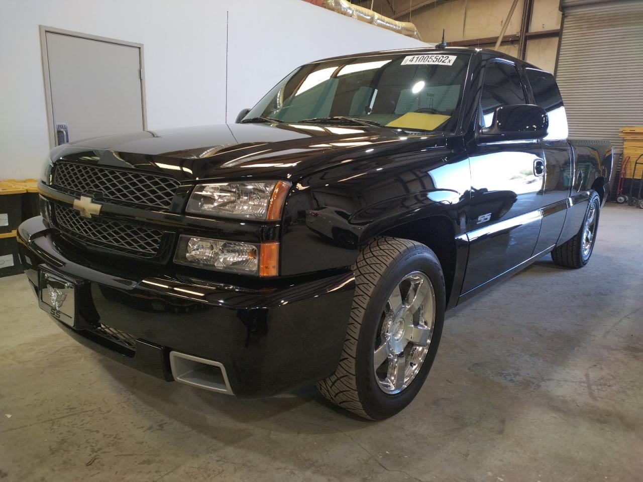 Photo 2 from auction – 2004 CHEVROLET SLVRADO SS with VIN 2GCEK19N541129754
