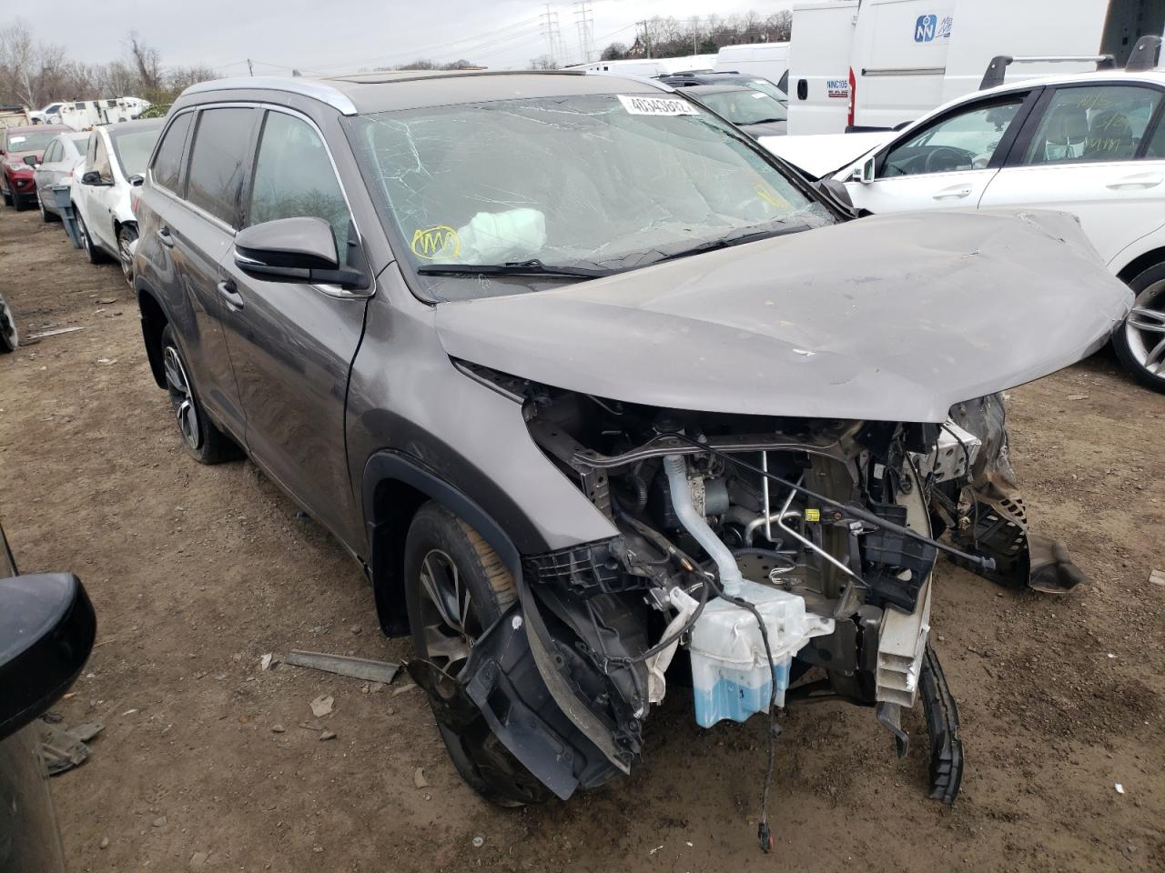 TOYOTA HIGHLANDER 2016 с VIN 5TDJKRFH4GS271120 - Фото с аукциона