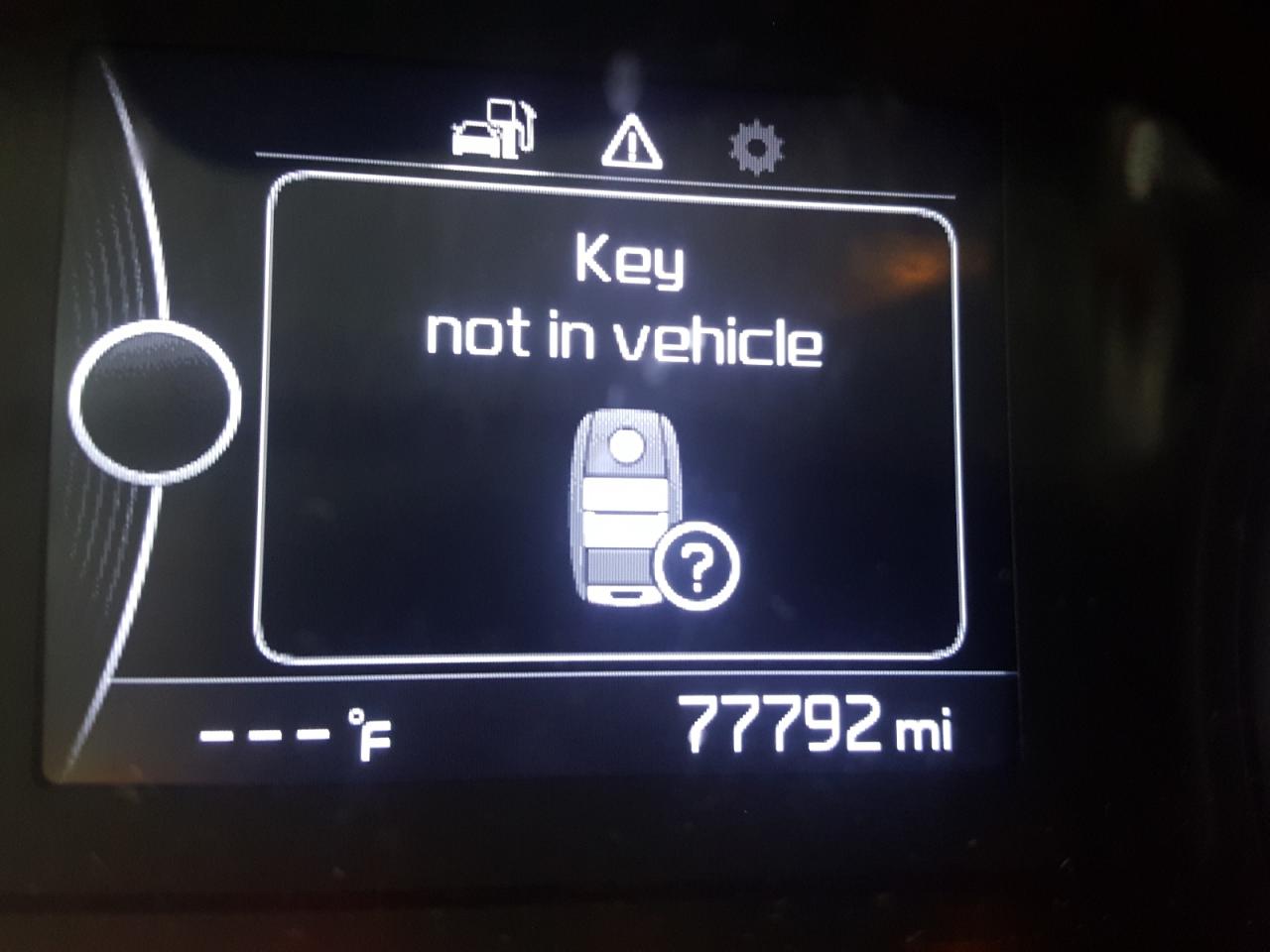 Photo 8 from auction – 2016 KIA OPTIMA EX with VIN 5XXGU4L39GG033393