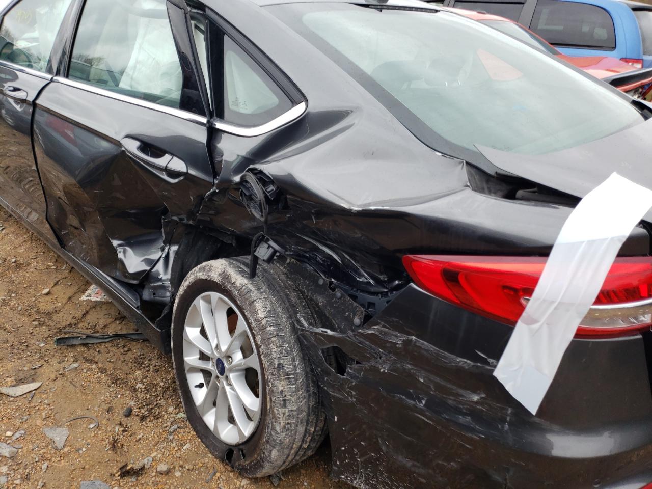 Photo 9 from auction – 2019 FORD FUSION SE with VIN 3FA6P0H70KR107517