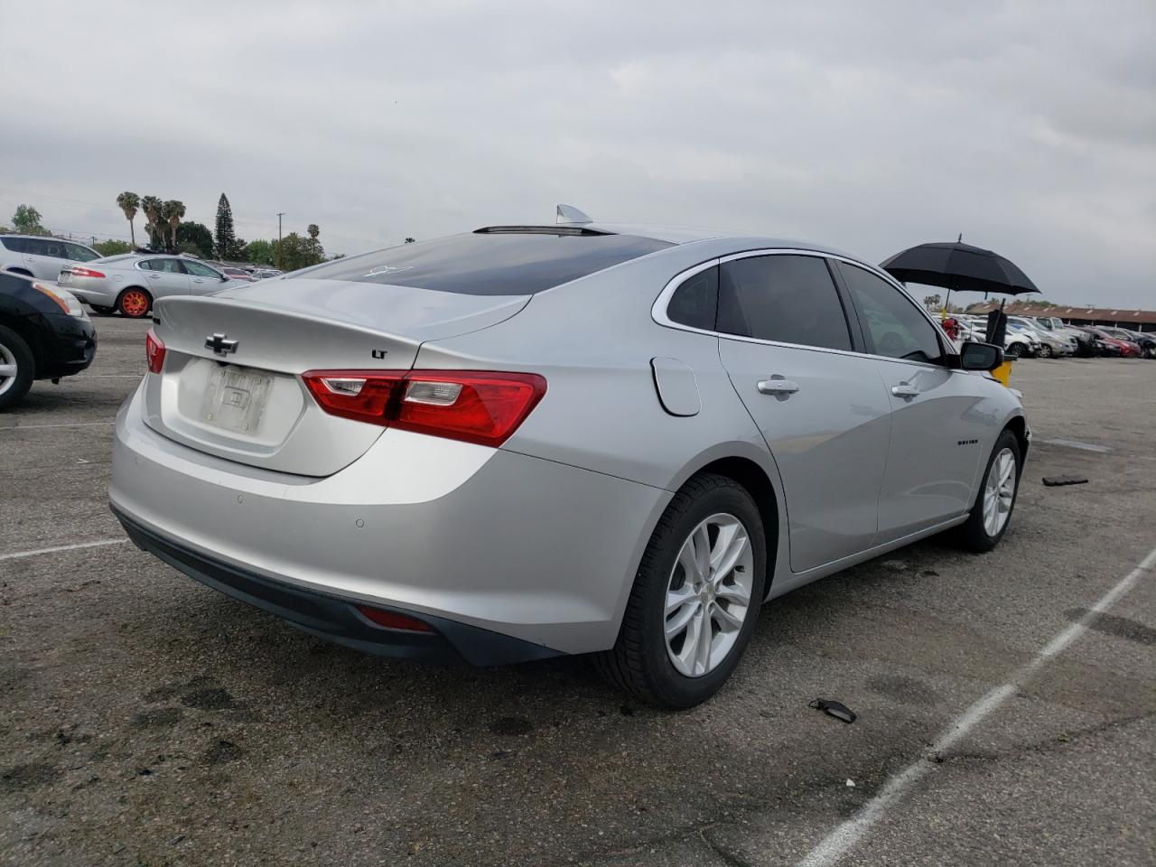 Photo 4 from auction – 2017 CHEVROLET MALIBU LT with VIN 1G1ZE5ST4HF212317
