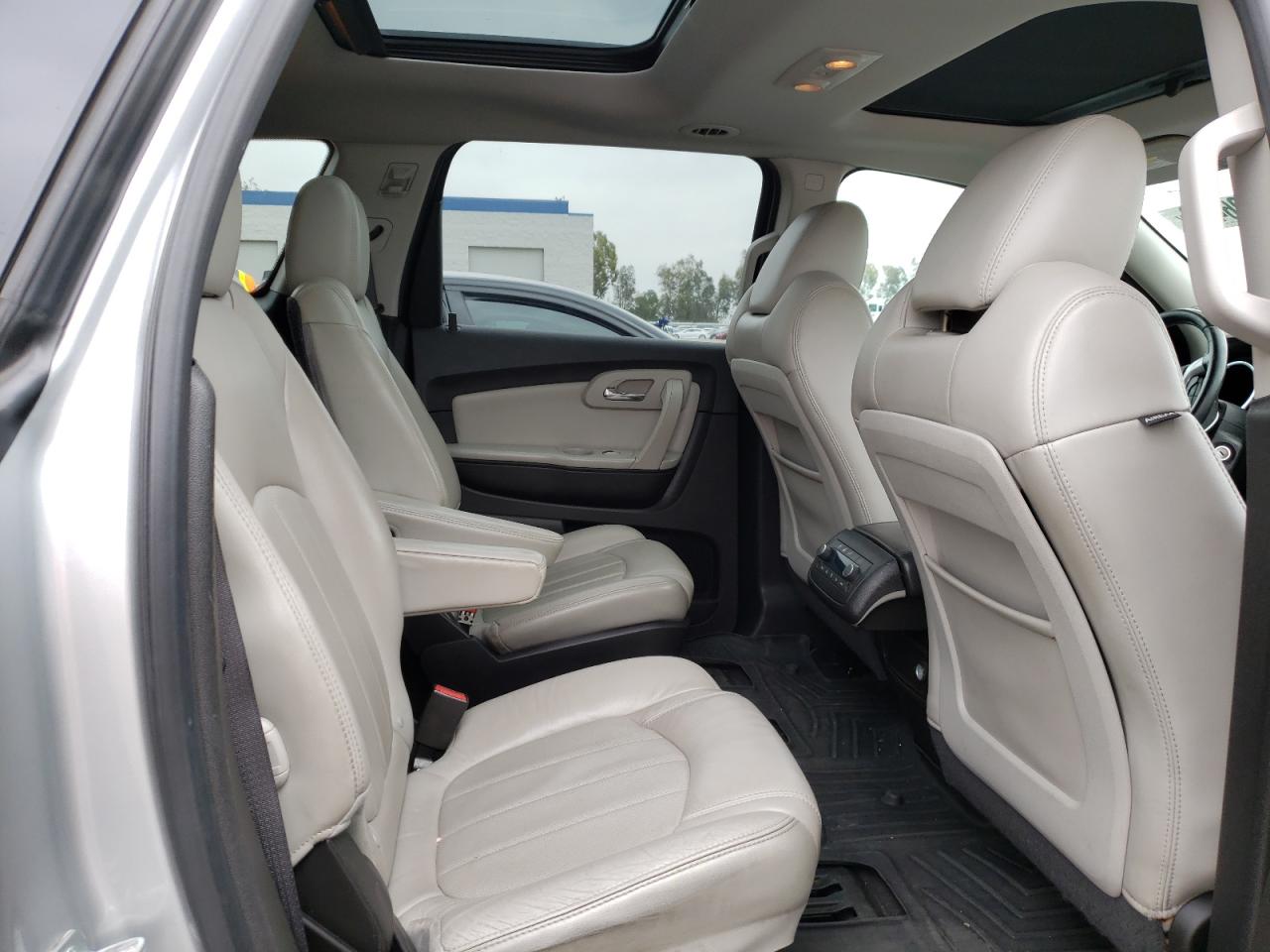 Photo 6 from auction – 2012 CHEVROLET TRAVERSE L with VIN 1GNKVLED6CJ135402