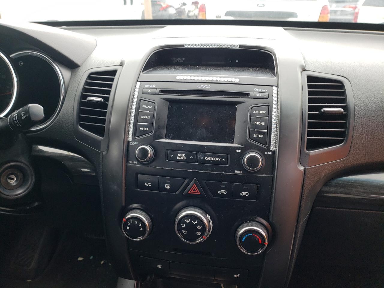 Photo 9 from auction – 2013 KIA SORENTO LX with VIN 5XYKT4A63DG340866