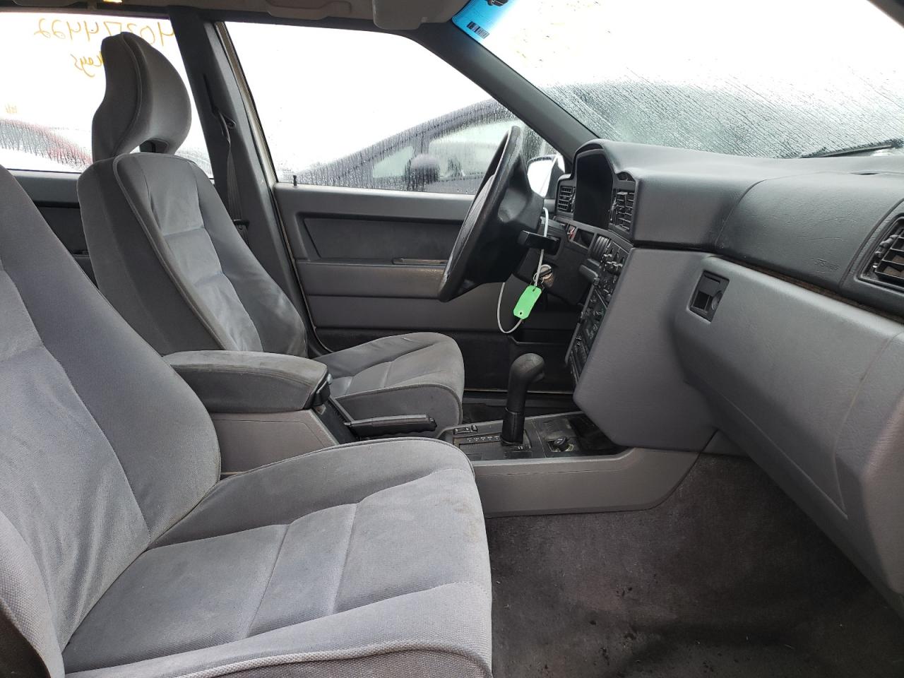 Photo 5 from auction – 1996 VOLVO 850 BASE with VIN YV1LS5558T1333208