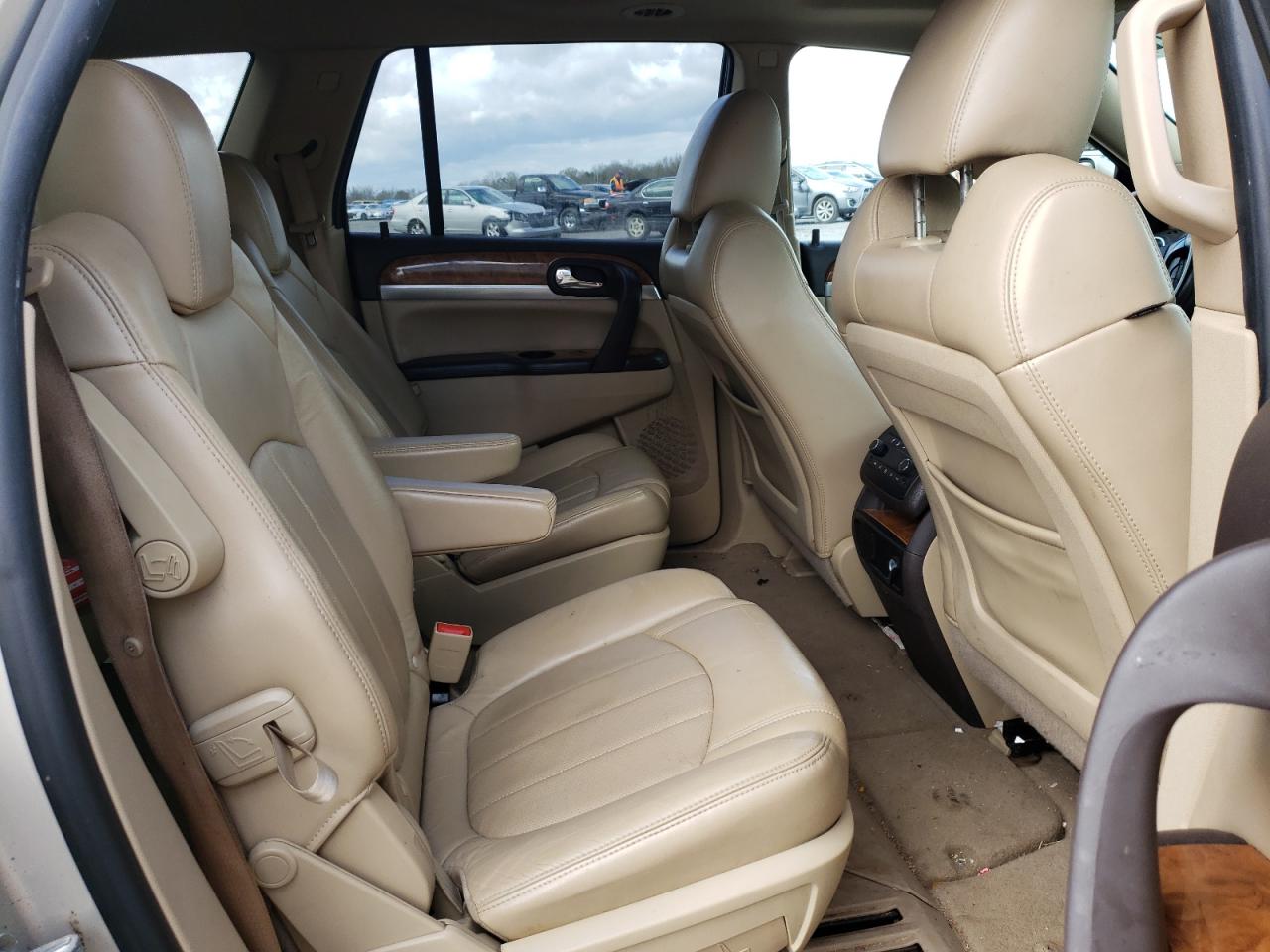 Фото 6 с аукциона – 2010 BUICK ENCLAVE CX с VIN 5GALRCEDXAJ218900