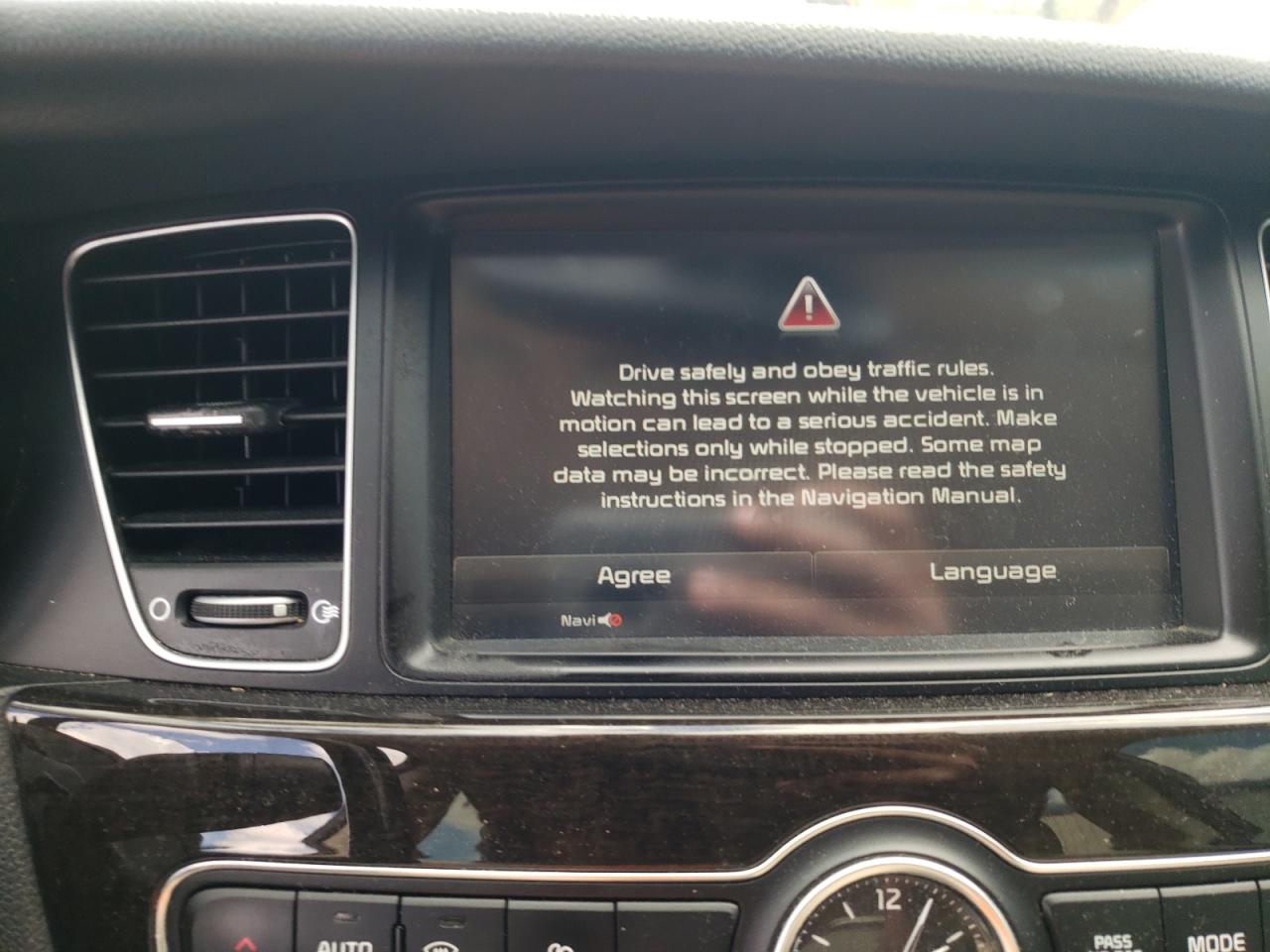Photo 9 from auction – 2014 KIA CADENZA PR with VIN KNALN4D76E5127582