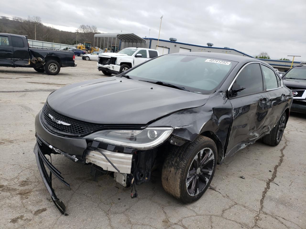 Photo 2 from auction – 2015 CHRYSLER 200 LIMITE with VIN 1C3CCCAB5FN652537